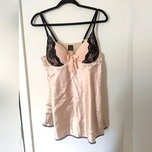 Cream satin and lace nightie (XL)